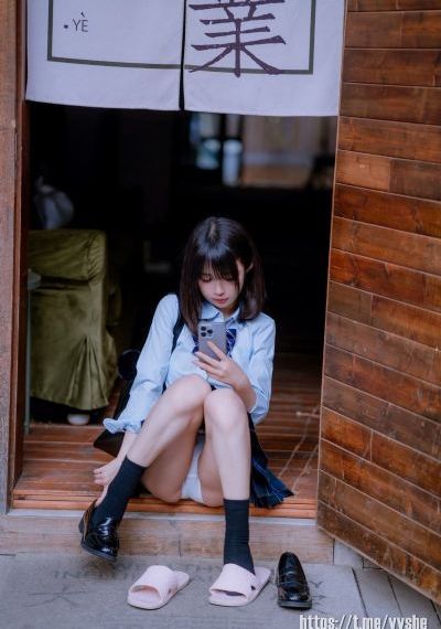 美女激情乱视频免费看_完整无删减版