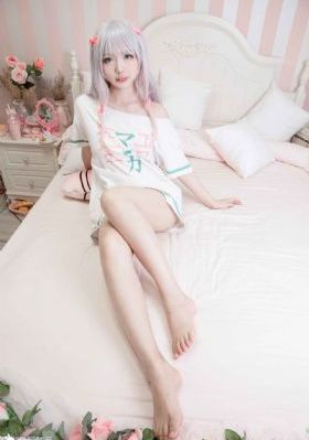 摸美女胸爆乳一区二区三区_蓝光在线手机播放