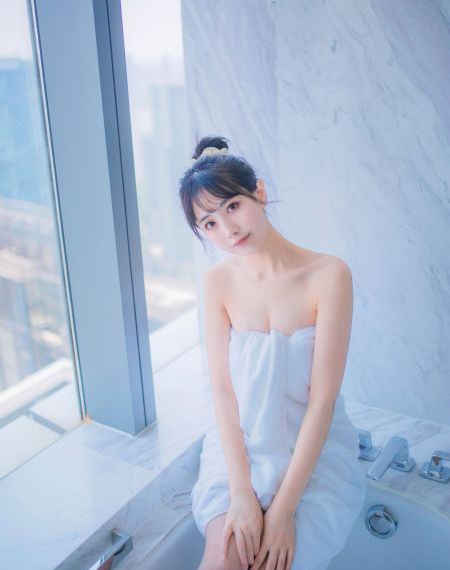 ROSI丝袜大胆福利视频邦女郎_国产剧在线视频观看