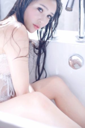 欧美大胆丰满肉丝袜_BD国语电影免费在线