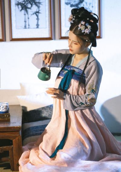 坑闺蜜系列澡堂偷拍自慰_高清电视剧在线观看